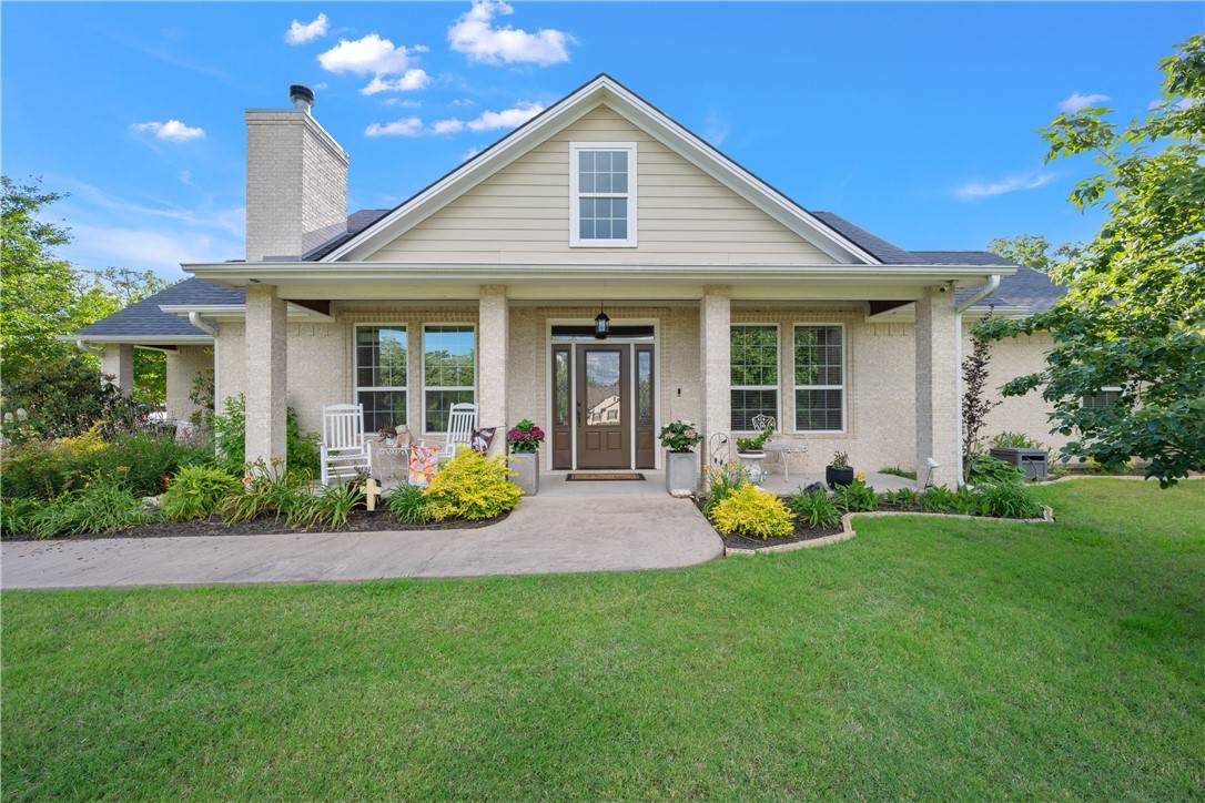 10187 Hampton CT, Iola, TX 77861