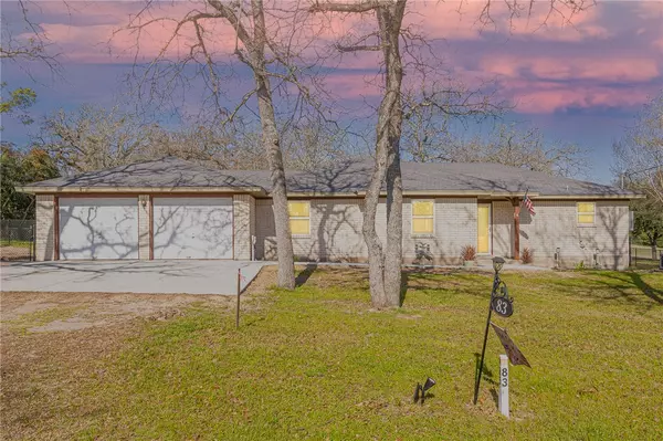 83 Fairway DR, Normangee, TX 77871