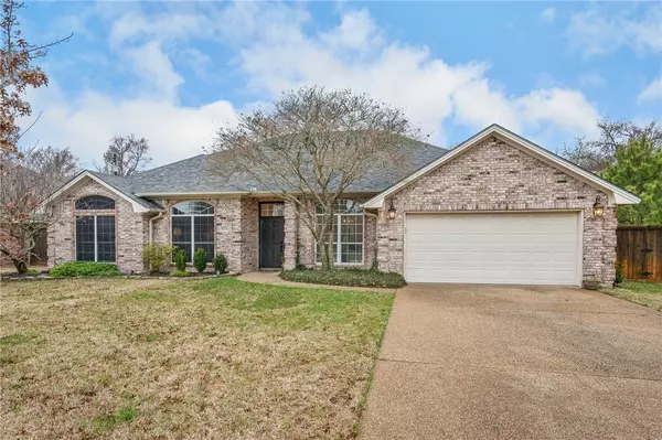 9004 Timber Knoll DR, College Station, TX 77845