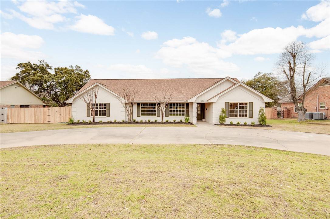 1606 Carter Creek Pkwy, Bryan, TX 77802