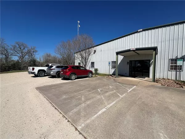 721 Peach Creek Cut Off, College Station, TX 77845