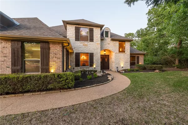 18099 Copper River DR, College Station, TX 77845