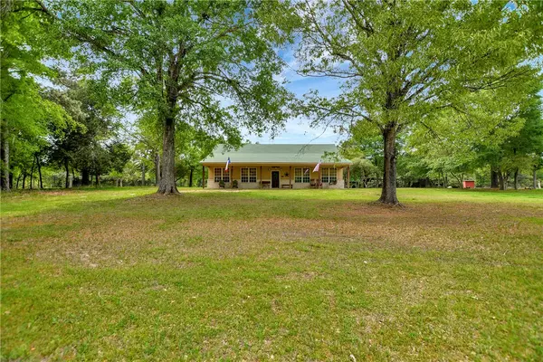 9832 Hawaii LN, Midway, TX 75852