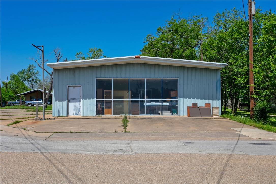 912 W Alligator ST, Caldwell, TX 77836