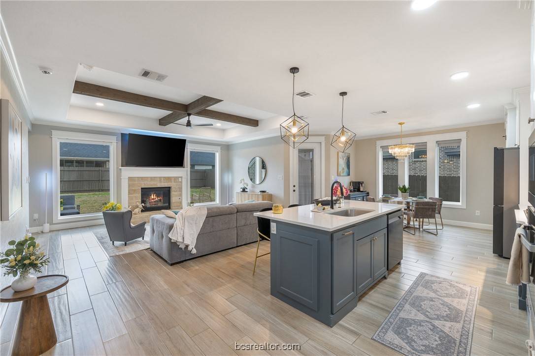 4334 Fox River LN, Bryan, TX 77802