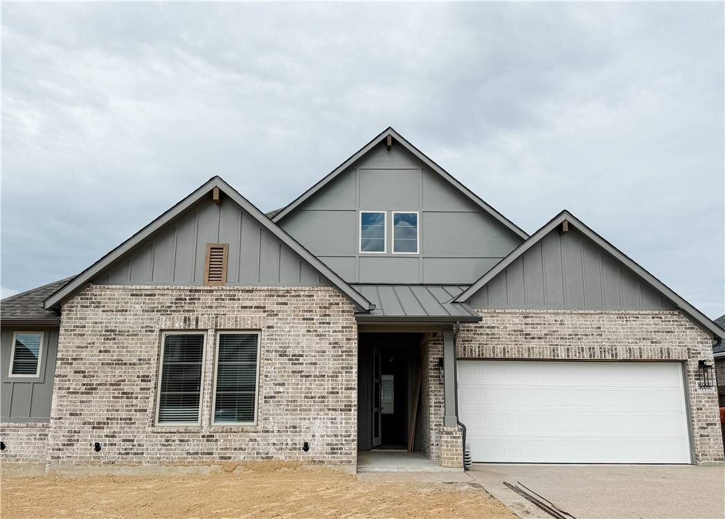 5008 Royal Arch DR, Bryan, TX 77802