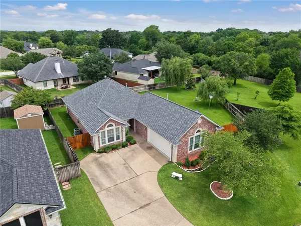 2705 Colony Hills DR, Bryan, TX 77808
