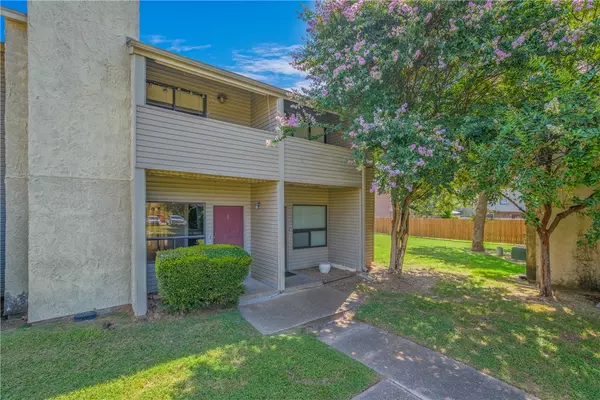 1902 Dartmouth #N-3, College Station, TX 77840