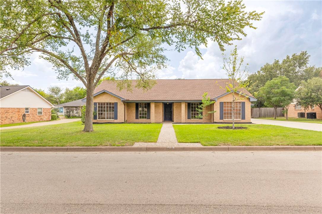 3614 Oak Ridge DR, Bryan, TX 77802