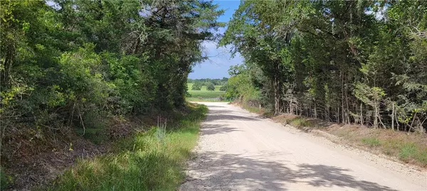 9999 Sadberry RD, Hearne, TX 77859