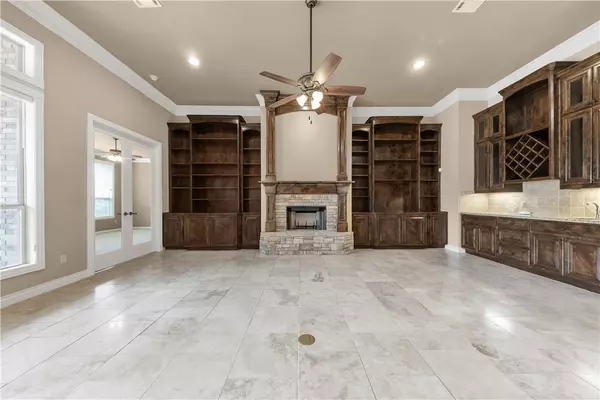 College Station, TX 77845,5309 Cascades CT