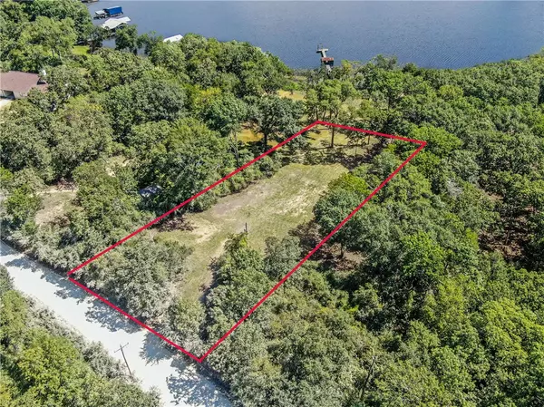 8787 Clyde Acord RD, Franklin, TX 77856