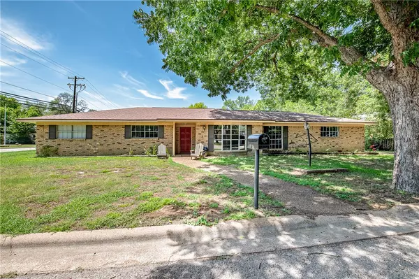 210 S Harvey ST, Caldwell, TX 77836