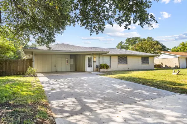 1100 Timm DR, College Station, TX 77840