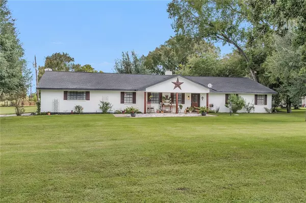 21251 Old River RD, Washington, TX 77880