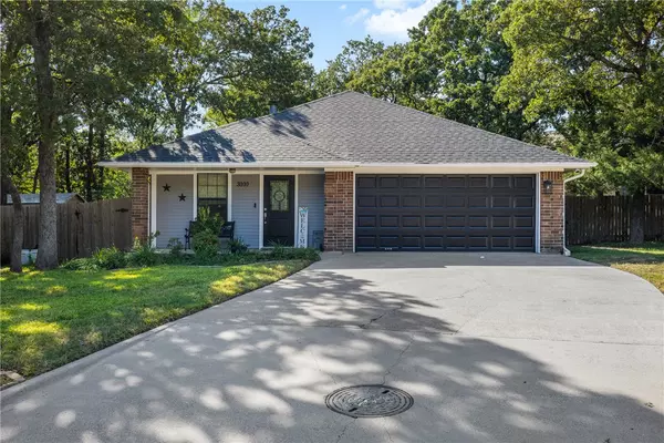 3000 Manorwood DR, Bryan, TX 77801