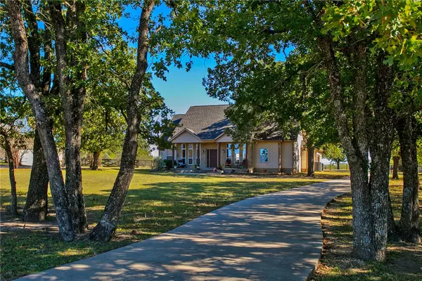 4008 Austins Estates DR, Bryan, TX 77808