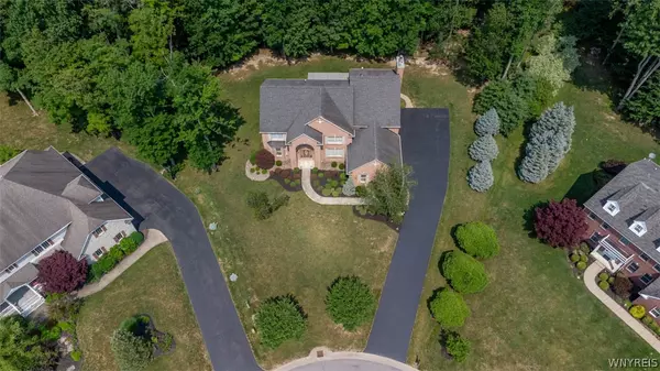 Orchard Park, NY 14127,8 Highbrook CT