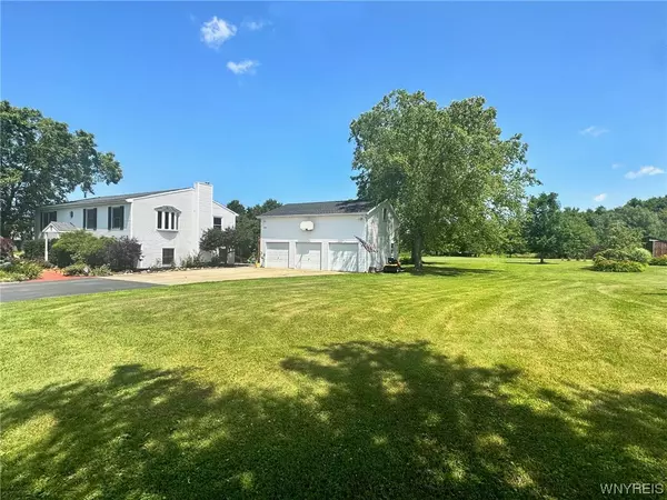 Eden, NY 14057,3684 Hardt RD