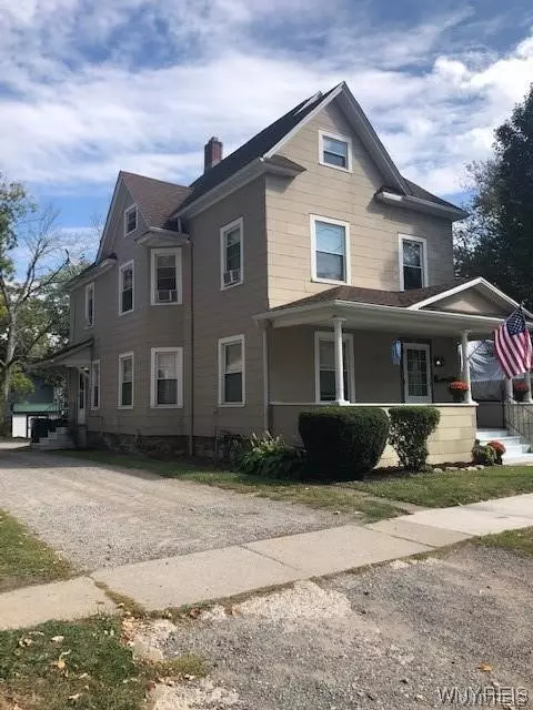 Lockport, NY 14094,24 Cave ST