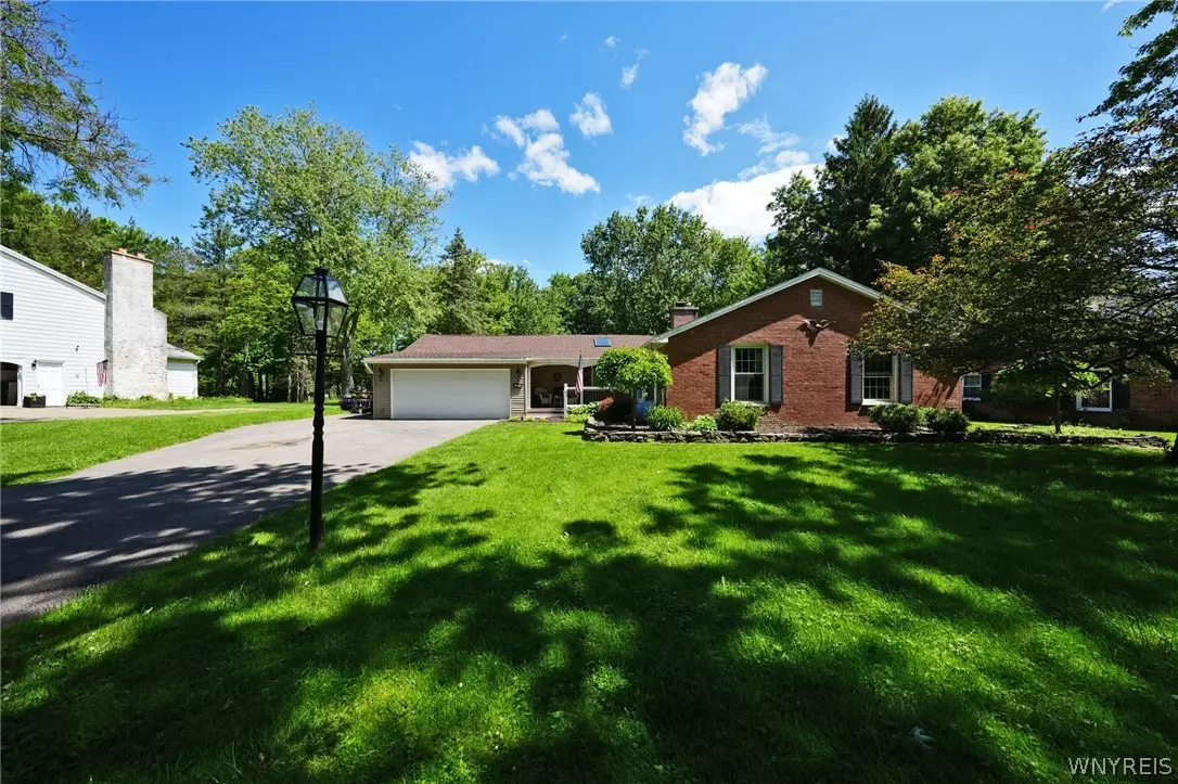 Orchard Park, NY 14127,81 Stonehenge DR