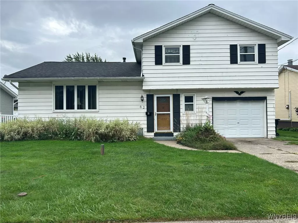 Lancaster, NY 14086,62 Briarwood DR