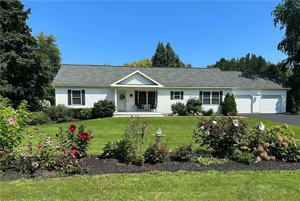 Williamson, NY 14589,4187 Foxwood DR