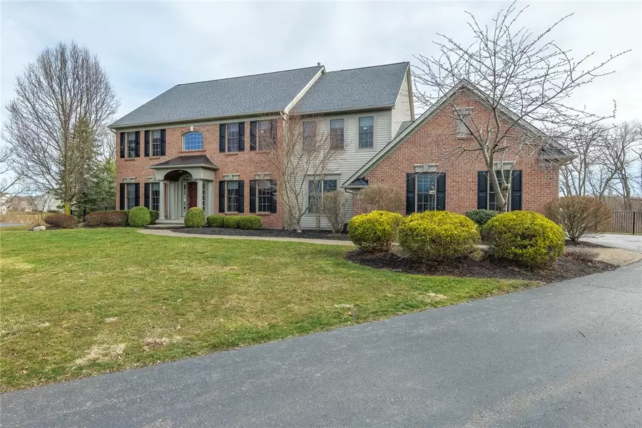 17 Harvest Glen, Pittsford, NY 14534