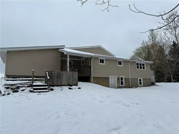 Fredonia, NY 14063,9606 Lamberton RD