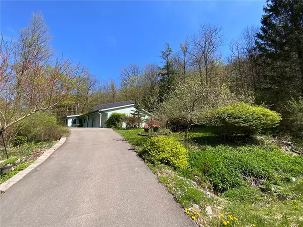 Ithaca, NY 14850,29 Hunter LN