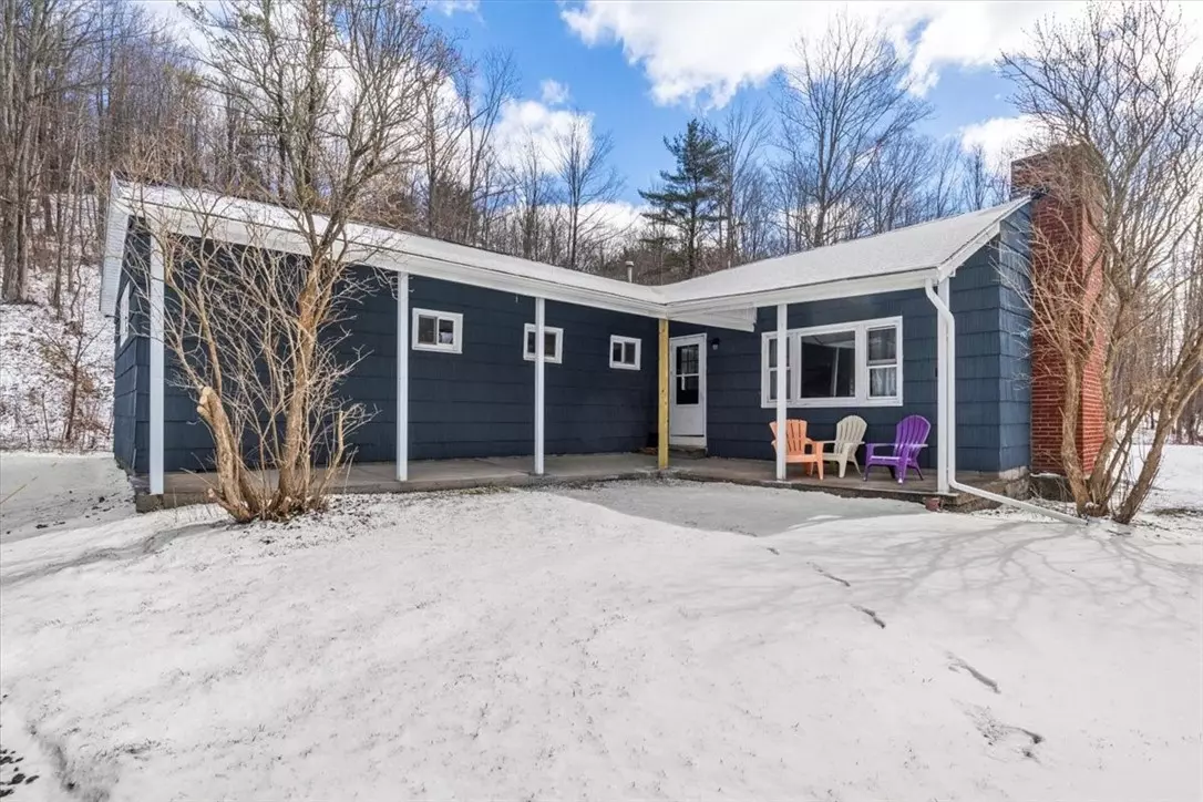 Naples, NY 14512,7279 Gulick RD