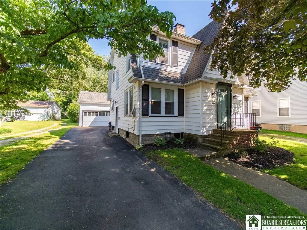 Fredonia, NY 14063,15 Gillis ST