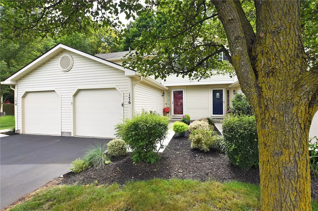 Penfield, NY 14526,176 Courtshire LN