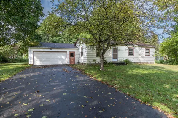 Webster, NY 14580,493 Holt RD