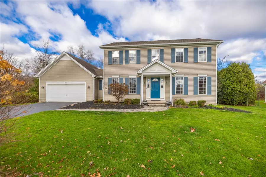 31 Eaglewood CIR, Pittsford, NY 14534