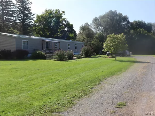 Henderson, NY 13650,8298 Bolton RD