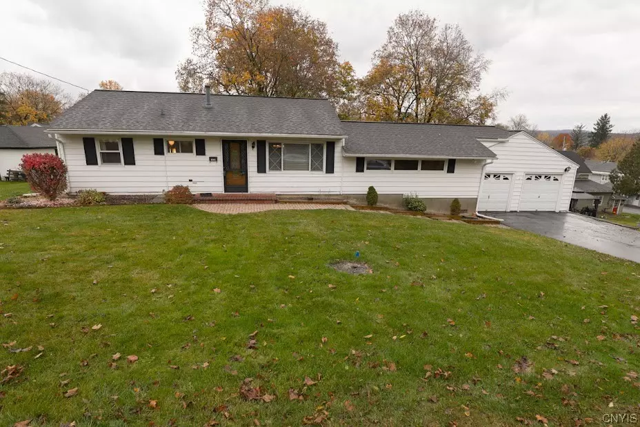 Manlius, NY 13104,102 Greenridge DR