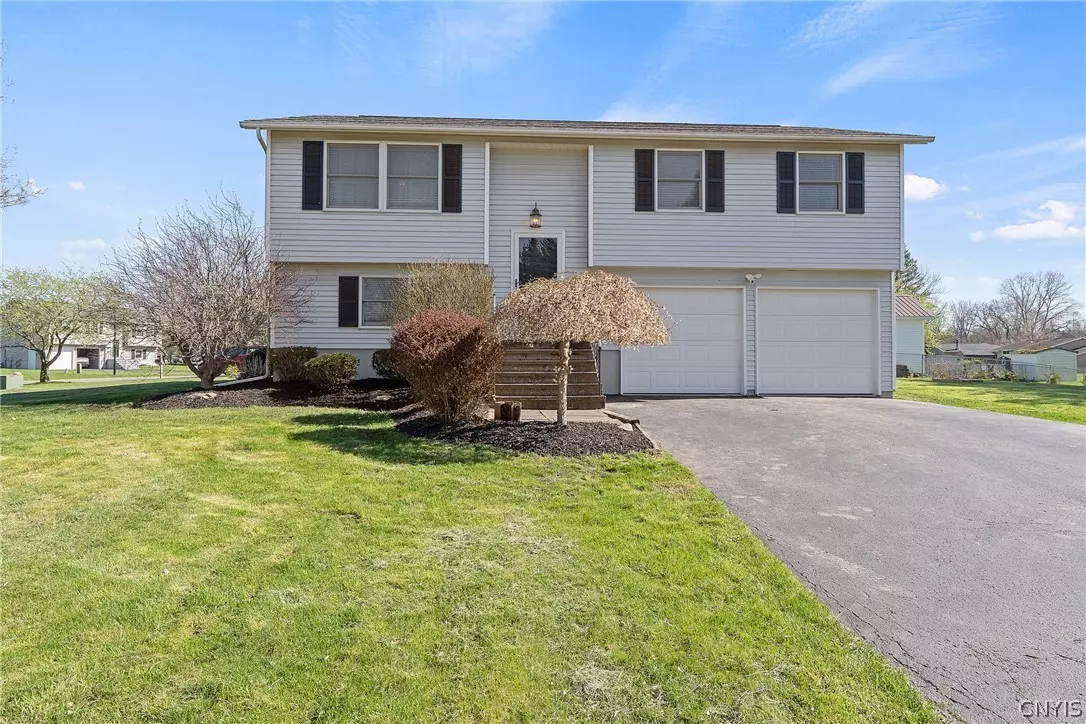 Camillus, NY 13031,97 Willow Wood LN