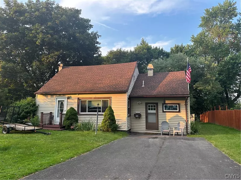 12 Delamarter ST, Whitesboro, NY 13492