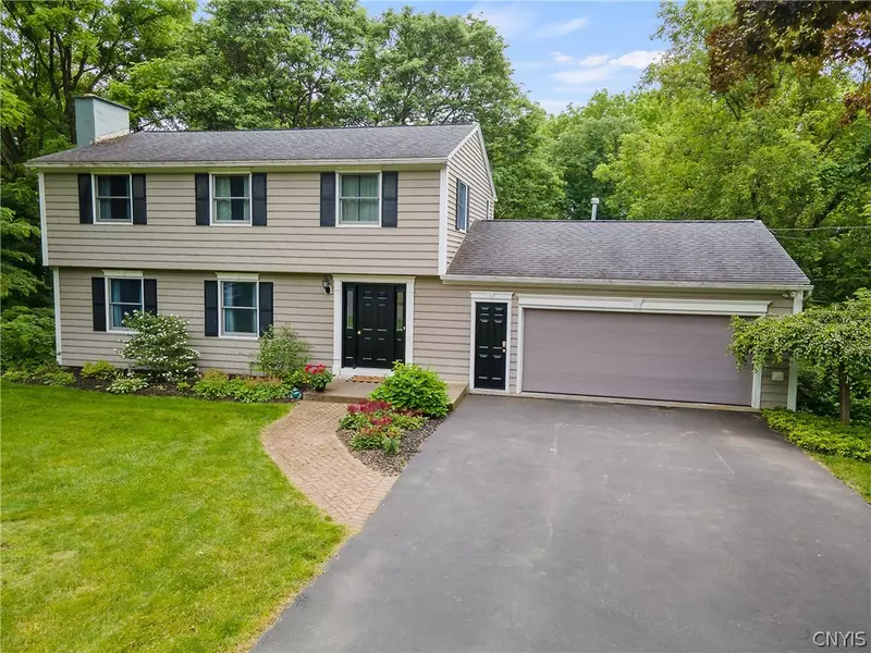 416 Churchill LN, Fayetteville, NY 13066