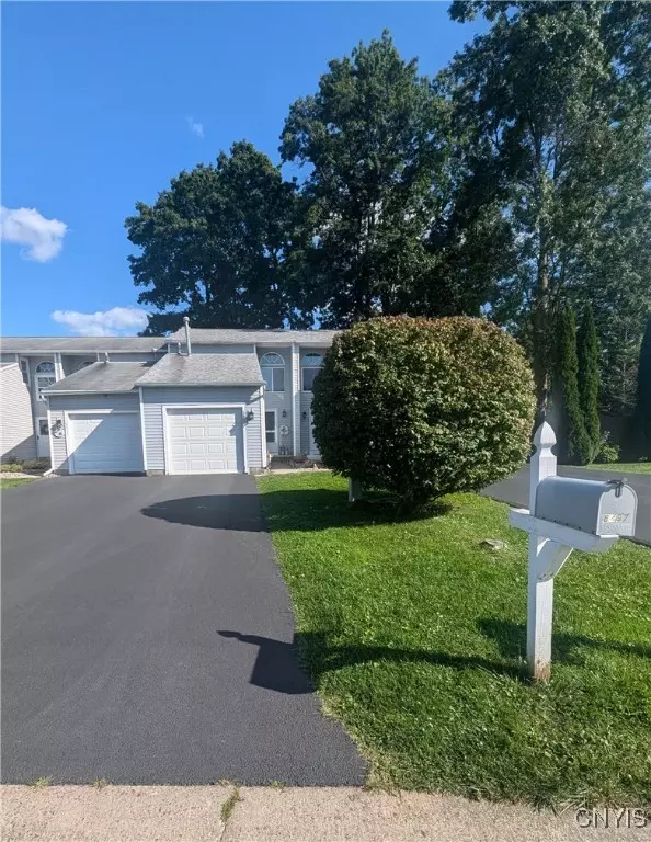 Baldwinsville, NY 13027,8497 Fathom DR