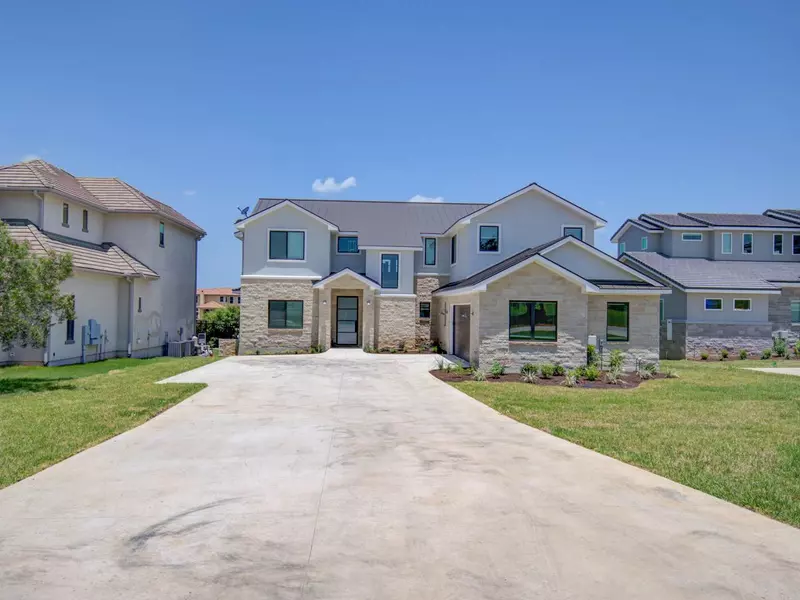 104 Blue Heron, Kingsland, TX 78639