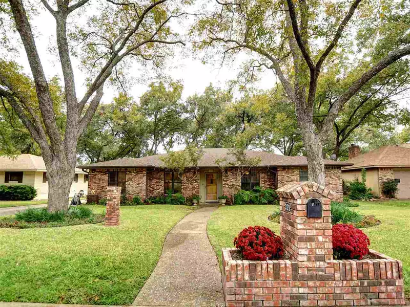 329 San Saba ST, Meadowlakes, TX 78654