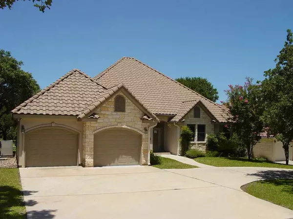 1100 Powder Horn AVE, Horseshoe Bay, TX 78657