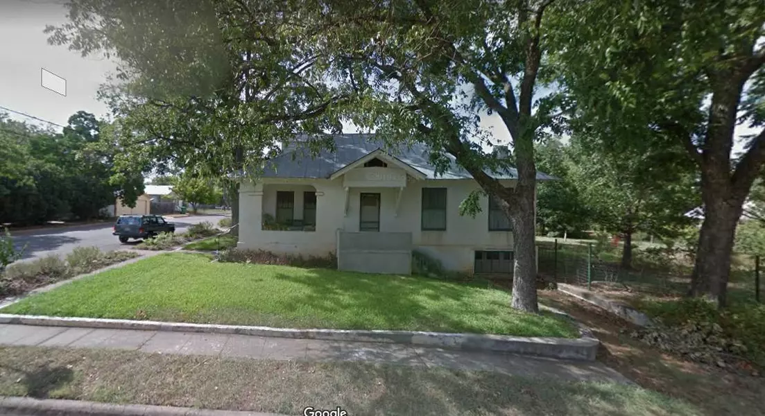 801 Hickory ST, Llano, TX 78643