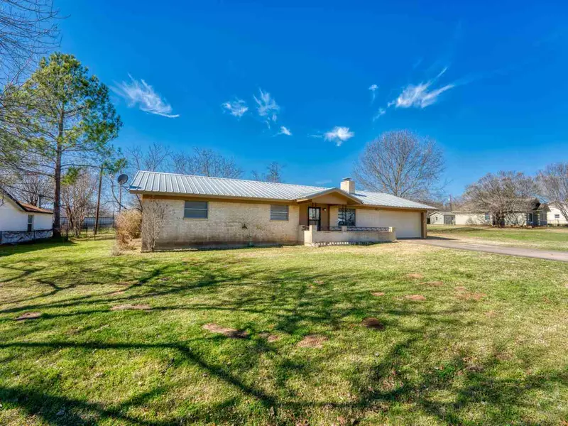 207 McGee TRL, Kingsland, TX 78639