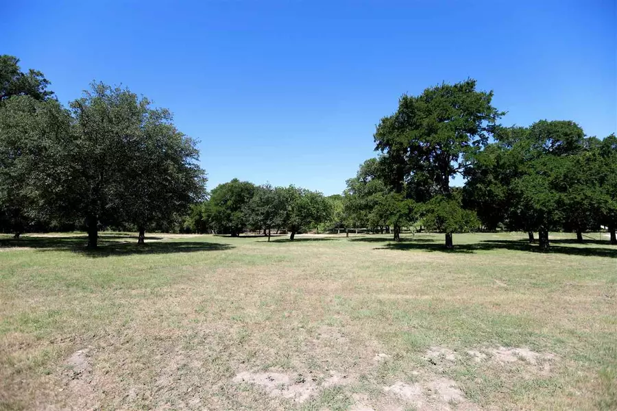 1443 CR 111, Lampasas, TX 76550