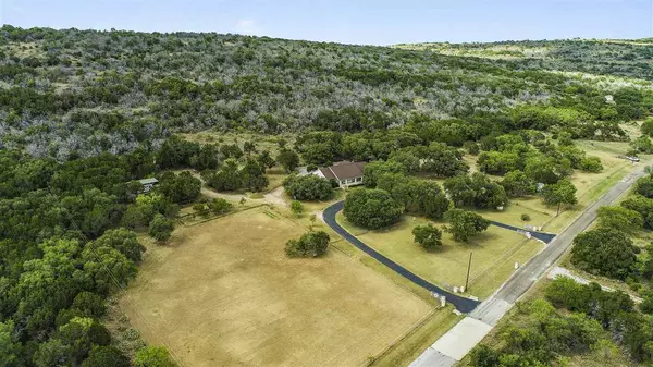 236 Juniper TRL,  Kingsland,  TX 78639