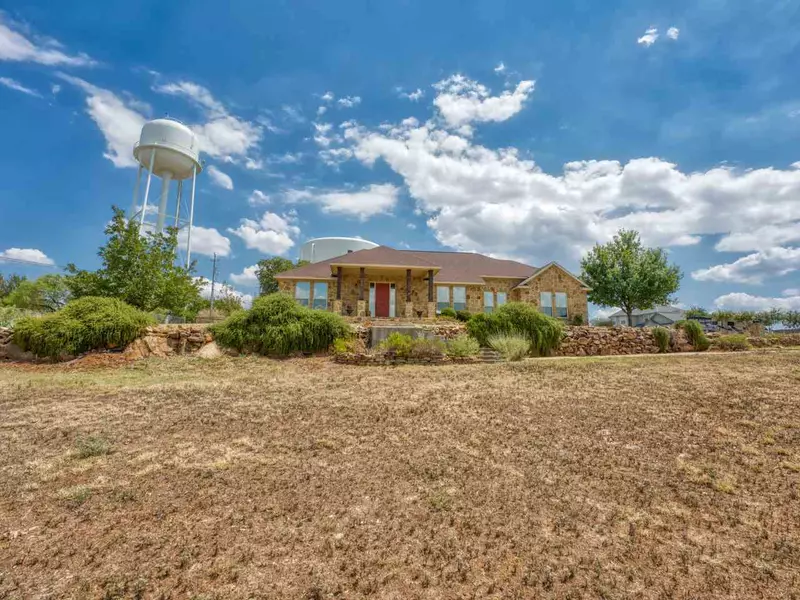 1806 Old Fredericksburg RD, Llano, TX 78643