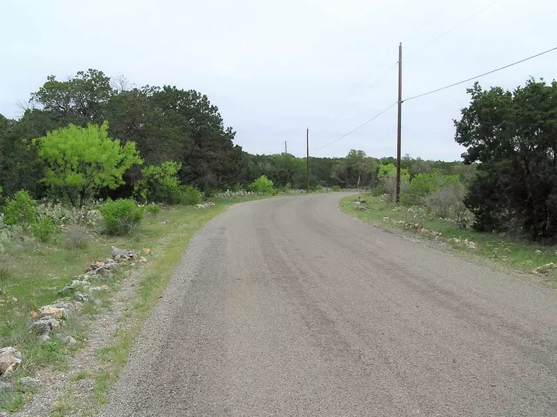 WR5 Wolf Creek DR, Burnet, TX 78611